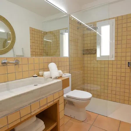 Private Pool With Sea Views In Port Of Alpehytte
